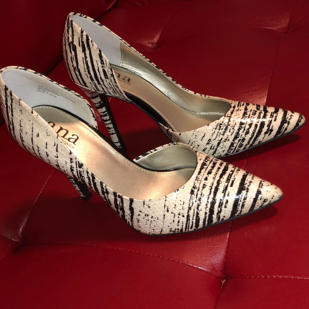 Sexy snake skin heels 👠 ❤️